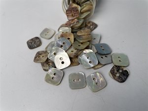 Perlemor knap - lille, firkantet og i perlemor, 10 mm